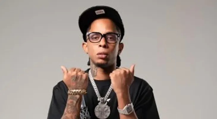Yoan Retro obtiene Discos de Oro y Platino de la RIAA por "Bailo Rocky"