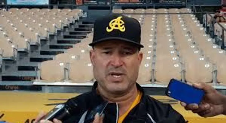 Manny Acta está dispuesto a ser gerente de equipo que solicite sus servicios; Ulises Cabrera acaba con las Aguilas