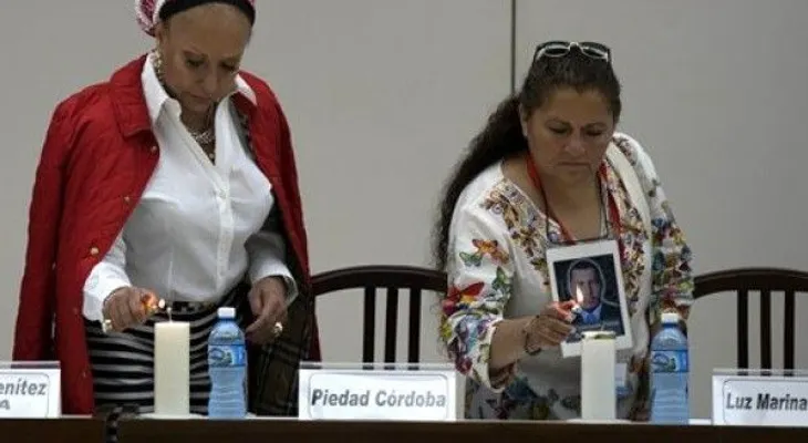 FARC y gobierno acuerdan resarcimiento a víctimas y justicia