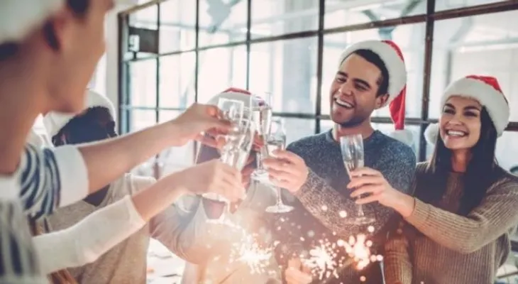Cómo organizar intercambios navideños temáticos: 10 ideas