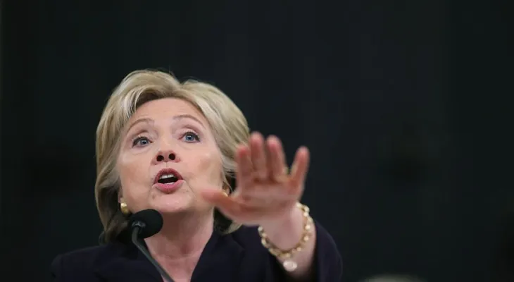 Acaloradas discusiones dominan audiencia de Hillary Clinton sobre Bengasi