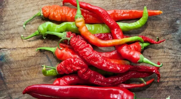 Los beneficios del chile picante; podría ayudarle a perder peso