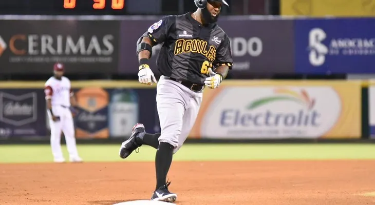 Las Aguilas envían a Danny Santana a Los Toros del Este a cambio de Geraldo Perdomo