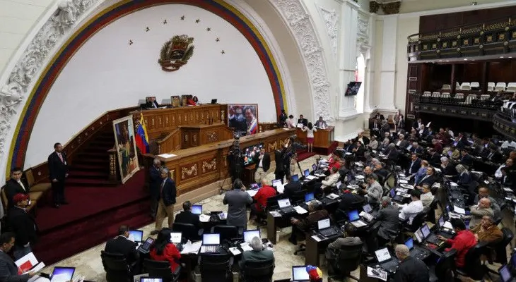 Crisis política en Venezuela se profundiza por decisión de quitar poderes a Asamblea Nacional 