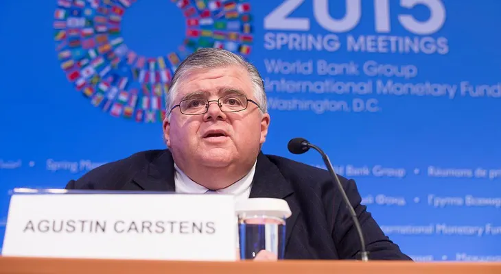 Renuncia Agustín Carstens, director del Banco de México