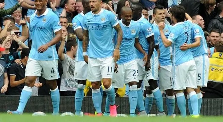 Manchester City arrolla a Chelsea en Liga Premier