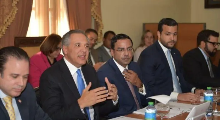 ¡Tuve que dejarlo fuera al Ministro!  