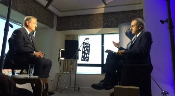 Oppenheimer Presenta una charla con Al Gore