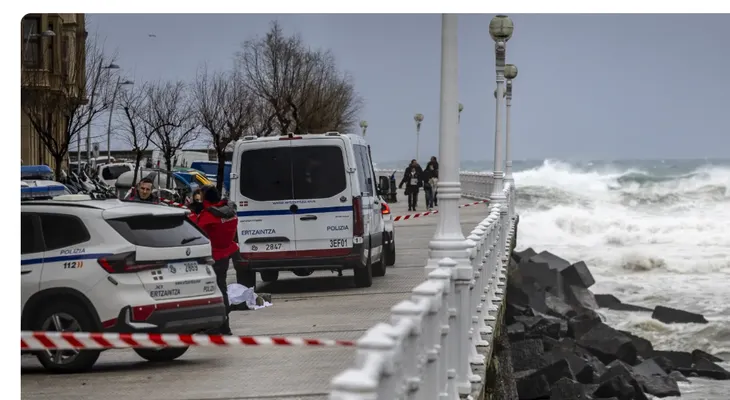 Rescatan cadáver de hombre caído al mar en San Sebastián