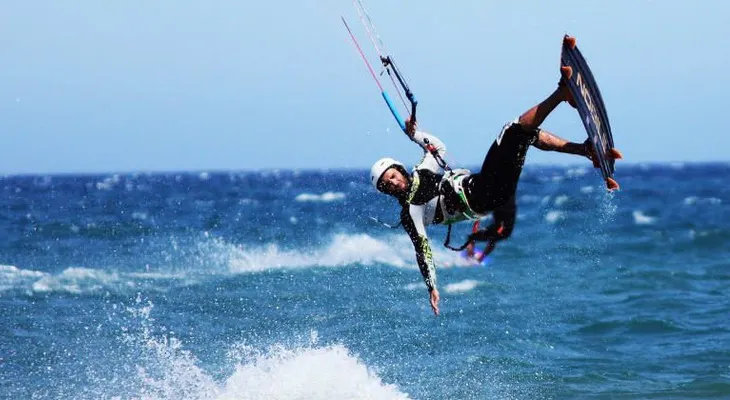 Los beneficios del kitesurf para la salud