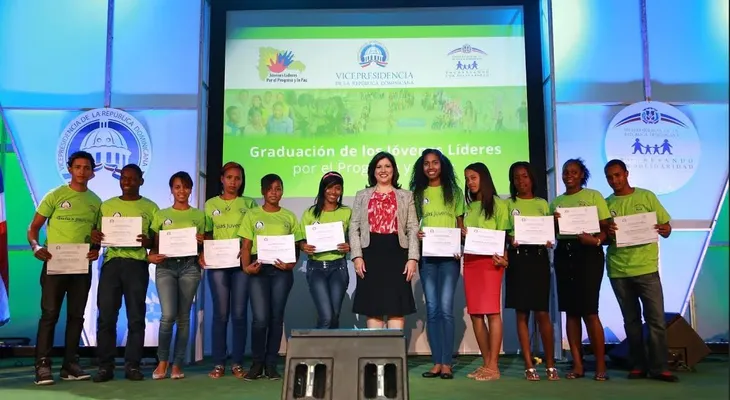 Vicepresidenta Margarita Cedeño de Fernández promueve liderazgo juvenil para incidir toma de decisiones públicas