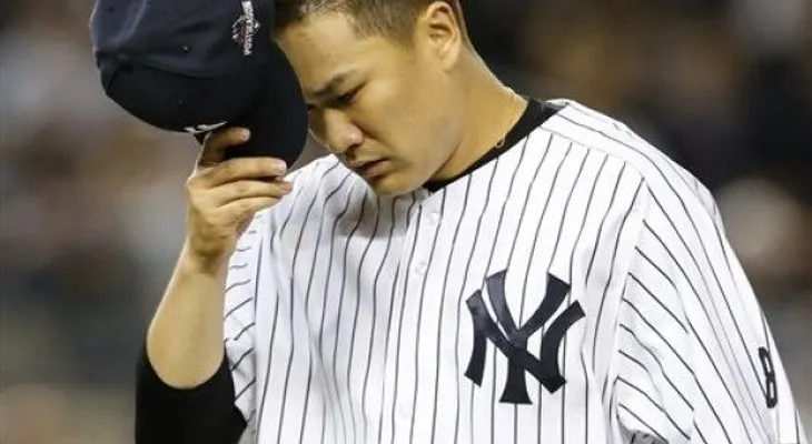 Operan del codo a Tanaka de los Yanquis