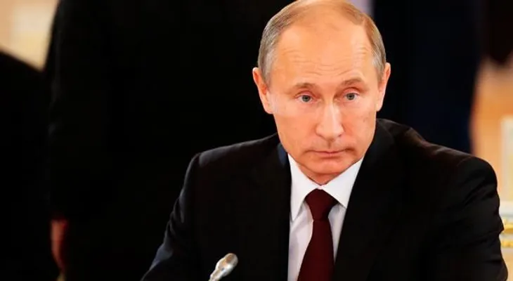 Putin promulga ley que prohíbe adoptar niños a los homosexuales extranjeros