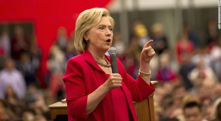 Clinton: la retórica de odio del Partido Republicano hacia los refugiados sirios es un golpe bajo