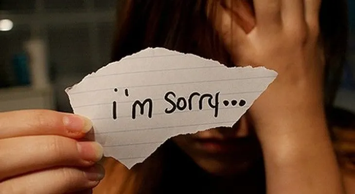 23 razones que las mujeres se disculpan demasiado... y no deberían
