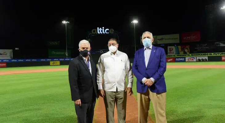 Gobierno felicita a los Gigantes por corona y augura los mejores éxitos en la Serie del Caribe