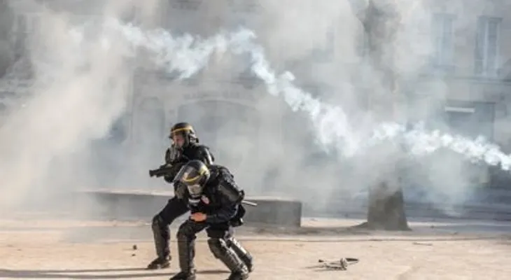 Francia reporta 2.397 detenidos y más de 500 policías heridos tras multitudinarias protestas