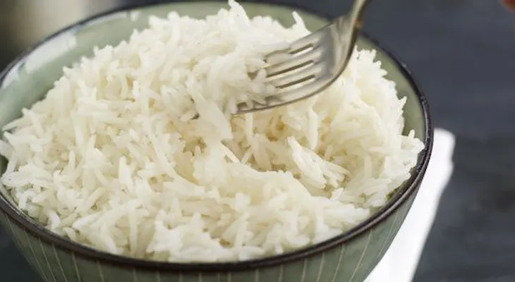 Mira lo que debes hacer con el agua de arroz hervida... 