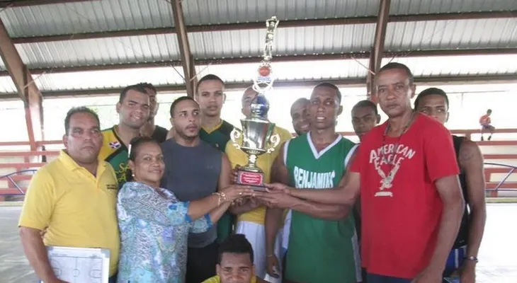San Carlos se corona campeón de torneo baloncesto celebrado en Villa Riva, provincia Duarte.