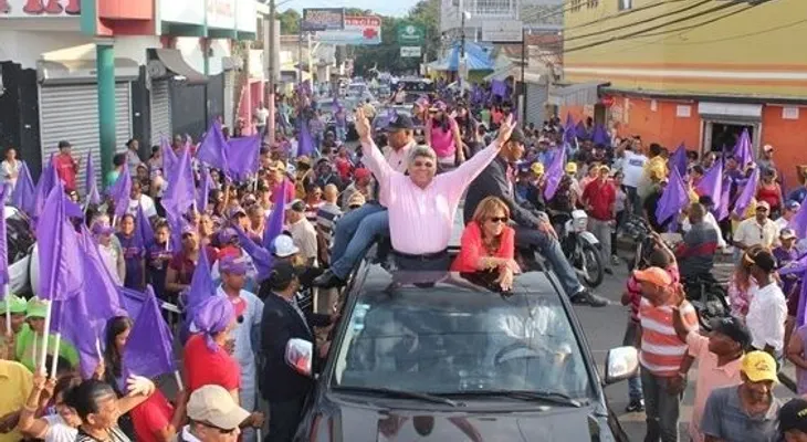 Fernando Rosa hace cierre asueto navideño con marcha caravana