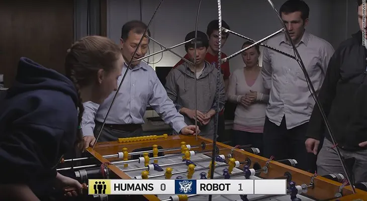 Inteligencia artificial vence a universitarios en partida de fútbol de mesa
