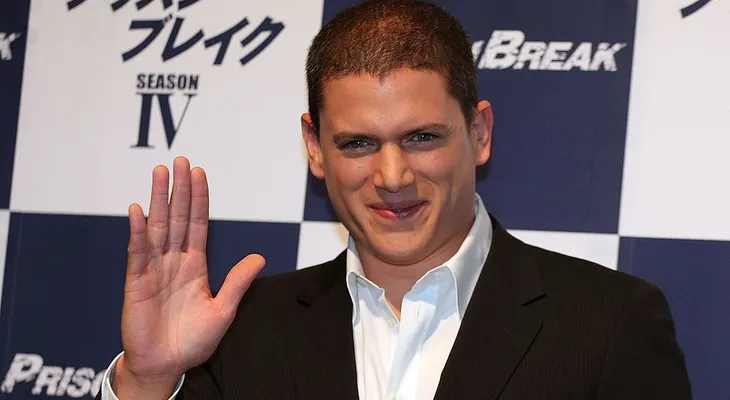 Protagonista de Prison Break responde a meme que se burla de su peso