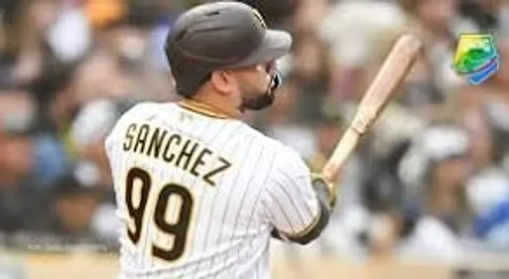 Gary Sánchez (El Krakent) sigue encendido con el madero, conectando un batazo por los 414 pies 