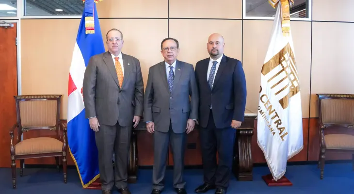 Valdez Albizu y Magín Diaz reciben a representantes del GAFILAT y de la Unidad de Análisis Financiero de RD