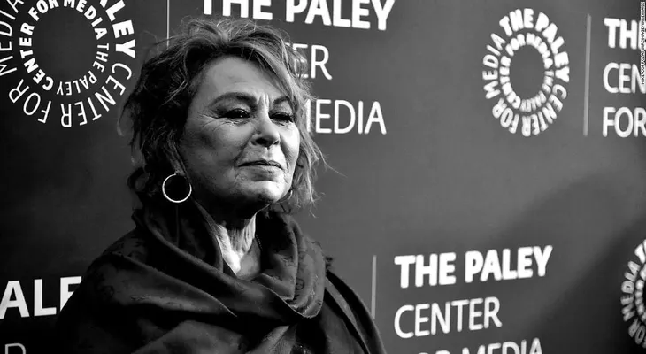 Roseanne Barr se rompe entre lágrimas en un entrevista: Lo perdí todo