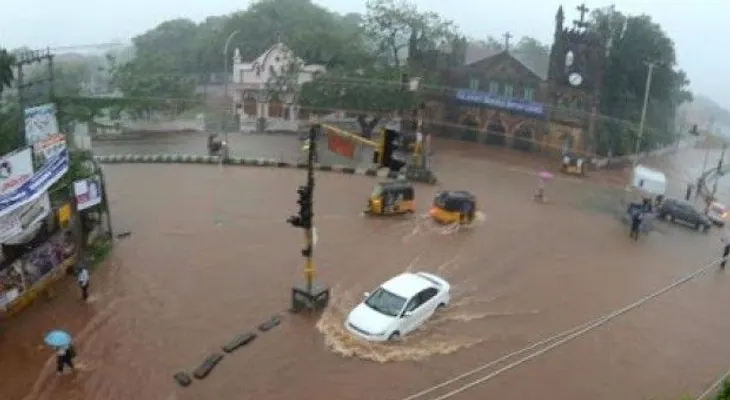 22 mueren en la India al caerle rayos mientras trabajaban 