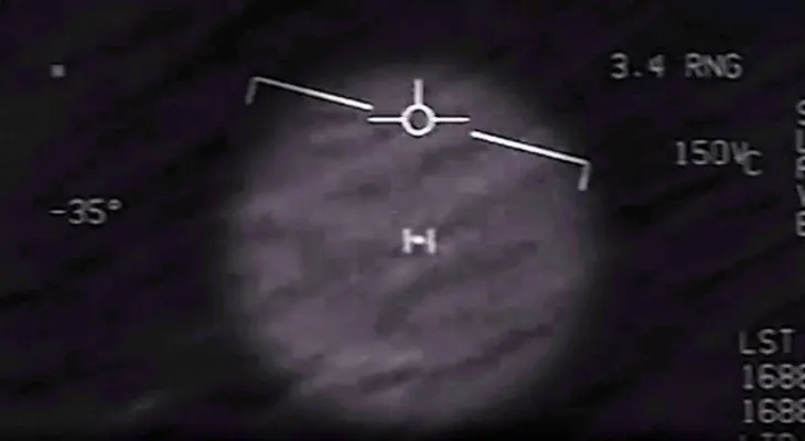Video muestra el encuentro de un avión de la Armada de EE.UU. con un ovni, afirma un grupo