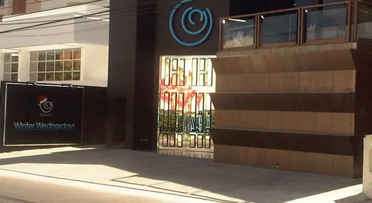 Joven desfigura cara a otra discoteca Praia