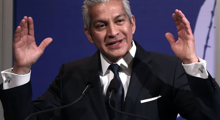 Líder hispano de la Cámara de Comercio renuncia a consejo de la Casa Blanca