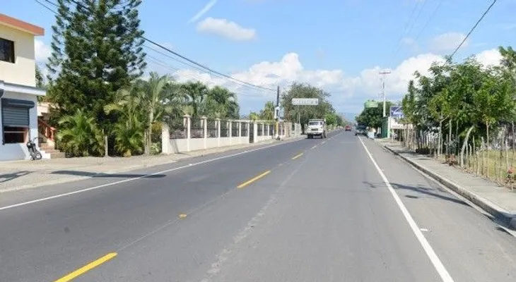 Gobierno entrega dos carreteras en provincias Duarte y Hermanas Mirabal