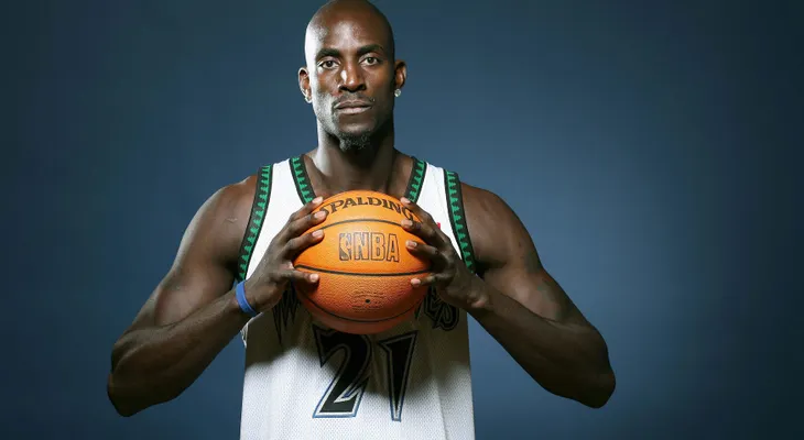 Kevin Garnett dice adiós al baloncesto activo después de 21 años en la NBA