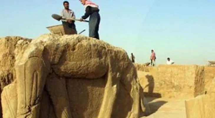 Irak: Grupo Estado Islámico demolió zona arqueológica 