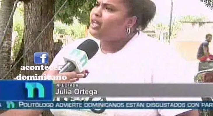 Periodista gordita se ofende porque colega colgó foto suya en un artículo sobre la obesidad.