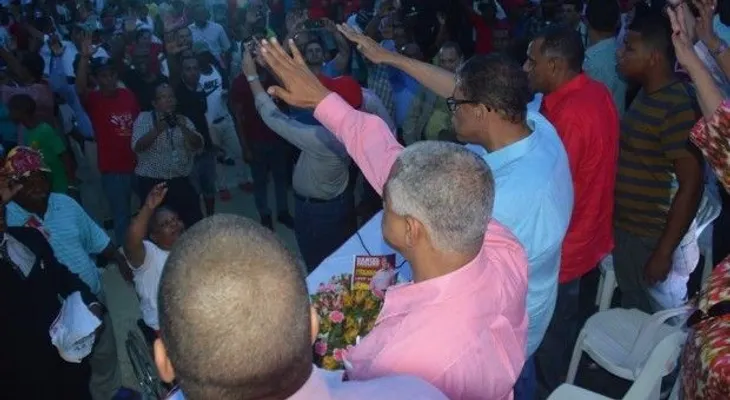 Modesto Guzmán juramenta nuevos miembros del PRSC en Los Alcarrizos