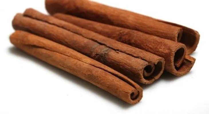 Sólo necesita media cucharadita de canela para bajar el colesterol 
