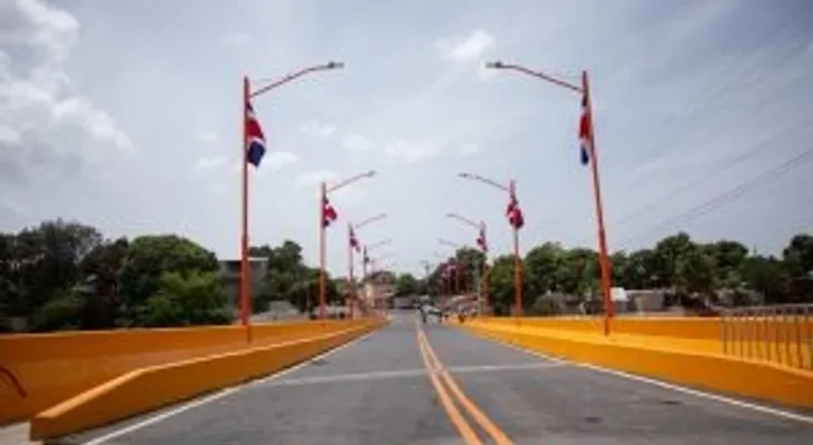 Abinader inaugura puente Los Hierros y campo de béisbol en Peravia y anuncia avances de la presa La Gina