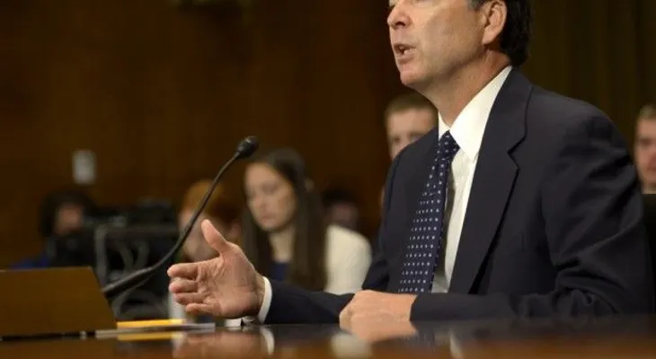 El Senado confirma a James Comey como director del FBI por diez años