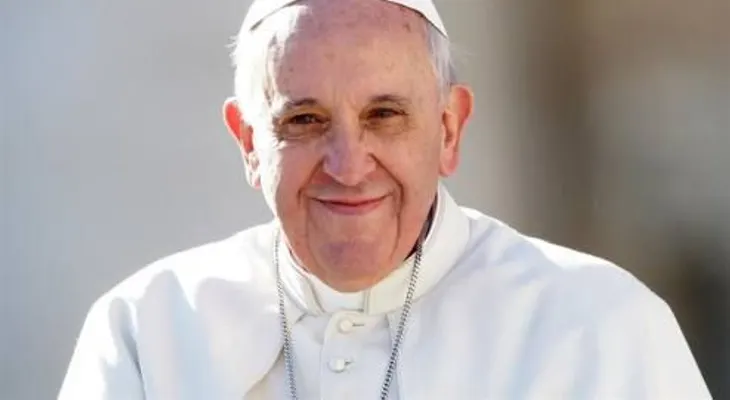 El papa Francisco homenajea a los "santos desconocidos" 
