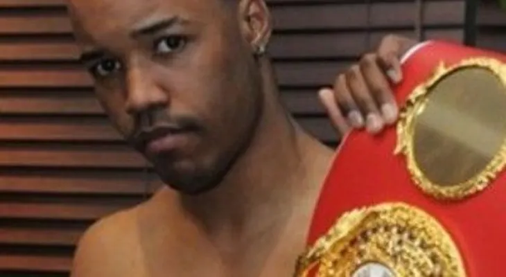 Dominicano Argenis Méndez pierde corona peso ligero junior 