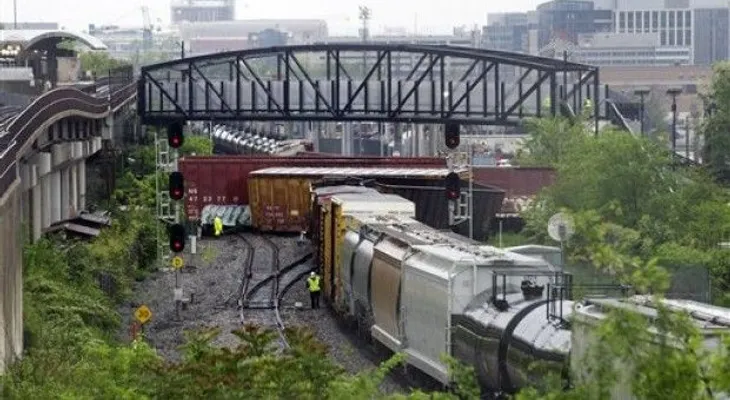 Tren se descarrila en Washington