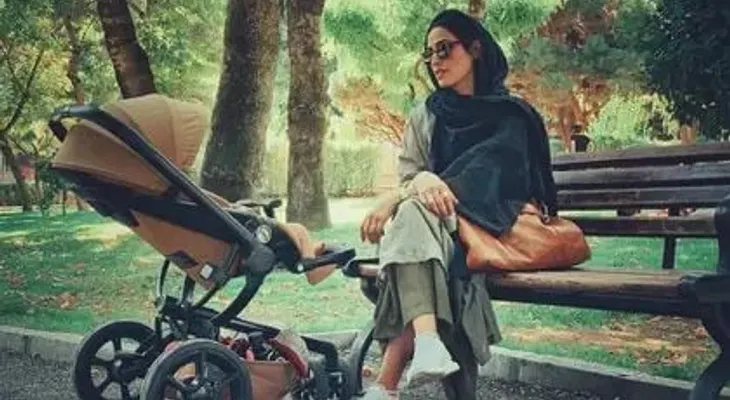 Condenan a 16 años de prisión y 74 latigazos a una mujer en Irán por publicar fofos de su familia