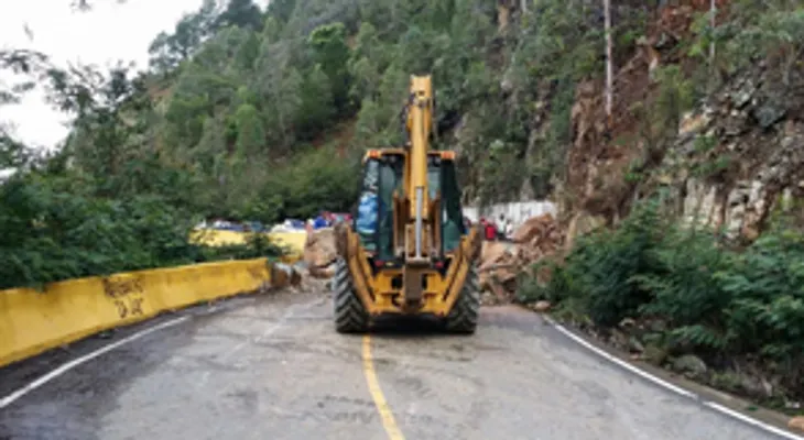 Restablecen tránsito entre Jarabacoa y Constanza