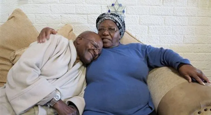 Médicos en Sudáfrica evalúan infección de Desmond Tutu