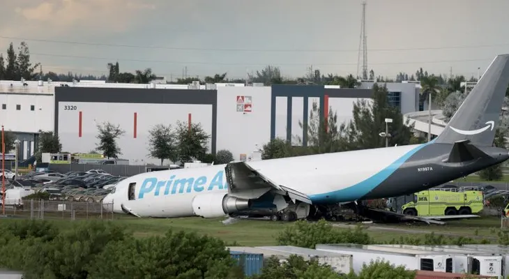 Autoridades confirman cinco muertos y cinco heridos al estrellarse un avión de carga de Amazon en Miami