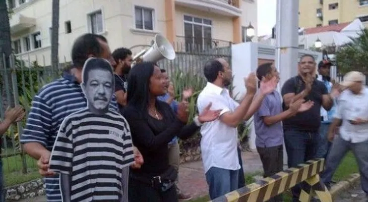 Activistas protestan de nuevo frente Funglode, ahora contra la impunidad y el abuso
