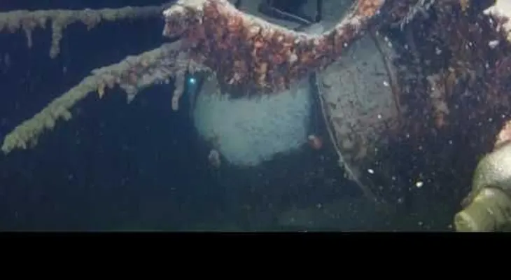 Hallan en Canadá una locomotora hundida hace más de un siglo (VIDEO)